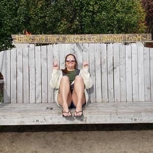 Meet your Posher, Lesley